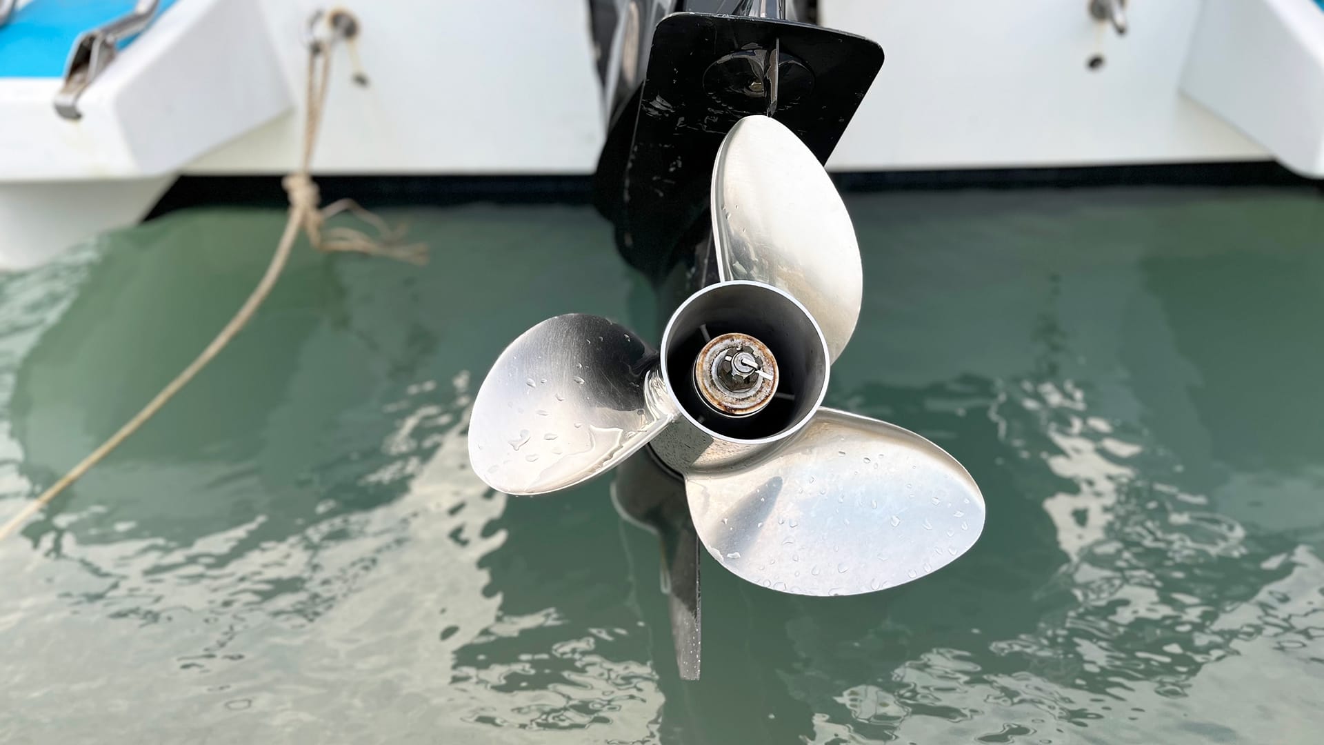 Difference Between an Impeller & Propeller