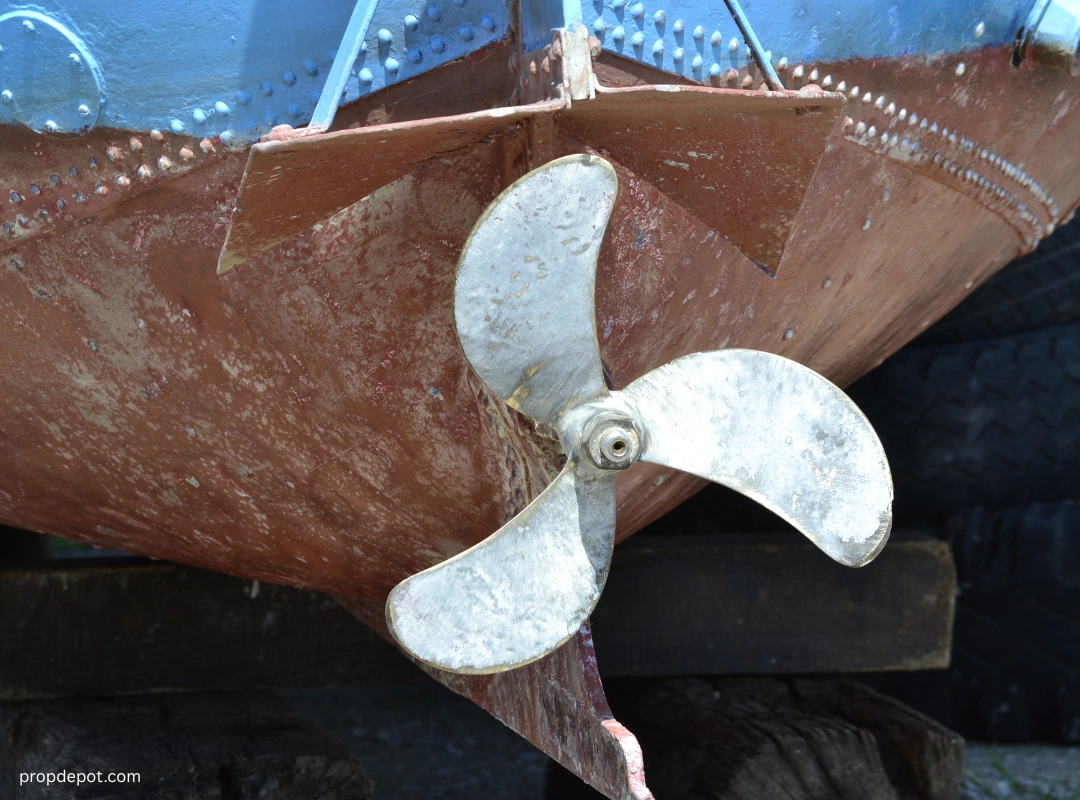 mercury-revolution-stainless-steel-propeller-design Mercury Revolution Stainless Steel Propeller Blade Design Close-Up