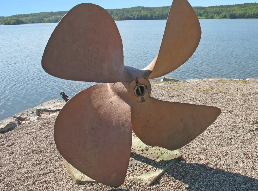performance-advantages-of-quicksilver-props Boat Propeller Types