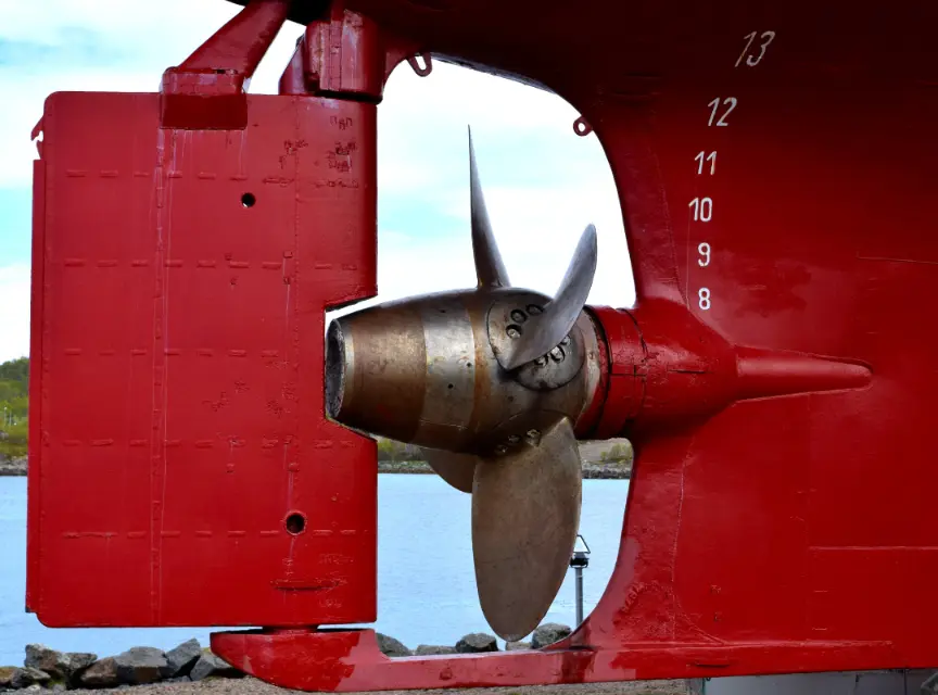 signs-of-a-spun-propeller-hub-on-the-water How To Remove Prop Hub