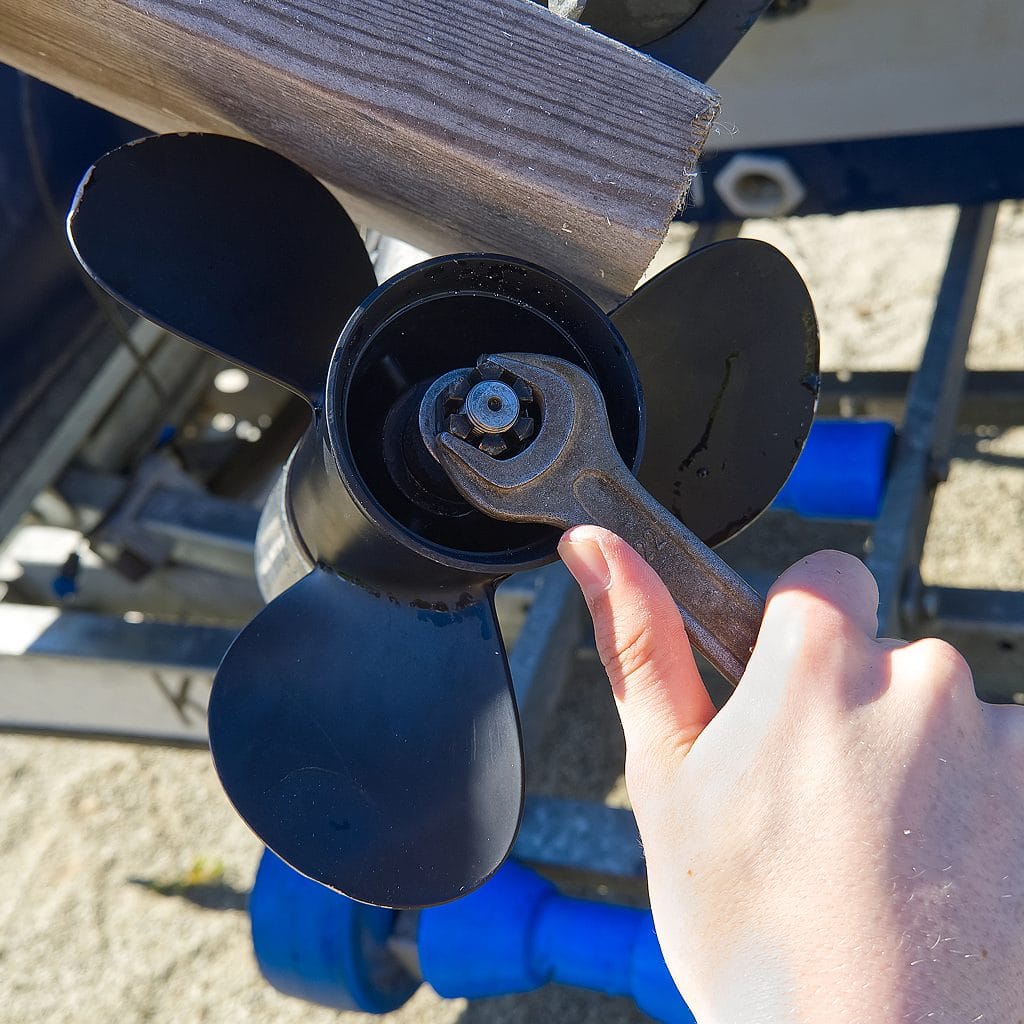 three-blades-vs-four-blades How Does a four Blade Prop Increase Speed